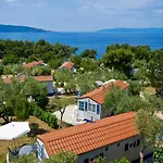 Prázdninový areál Mobile Homes Kovacine 4*