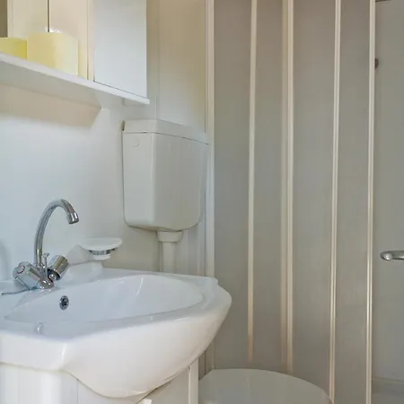 Tatil parkı Mobile Homes Kovacine Cres