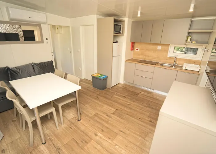 Aldeamento Turístico Mobile Homes Kovacine