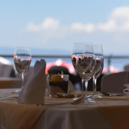 Mobile Homes Kovacine كريس